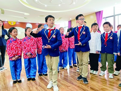 戏曲文化丰富校园生活