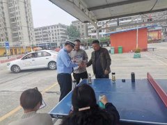 河南淮滨交警开展“一盔一带”交通