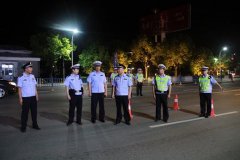河南淮滨县公安局长检查道路交通安