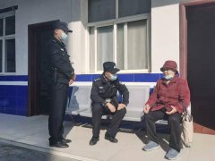 河南淮滨民警为老人解忧 获赞扬